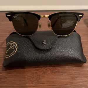 Ray-Ban Clubmaster classic black frame